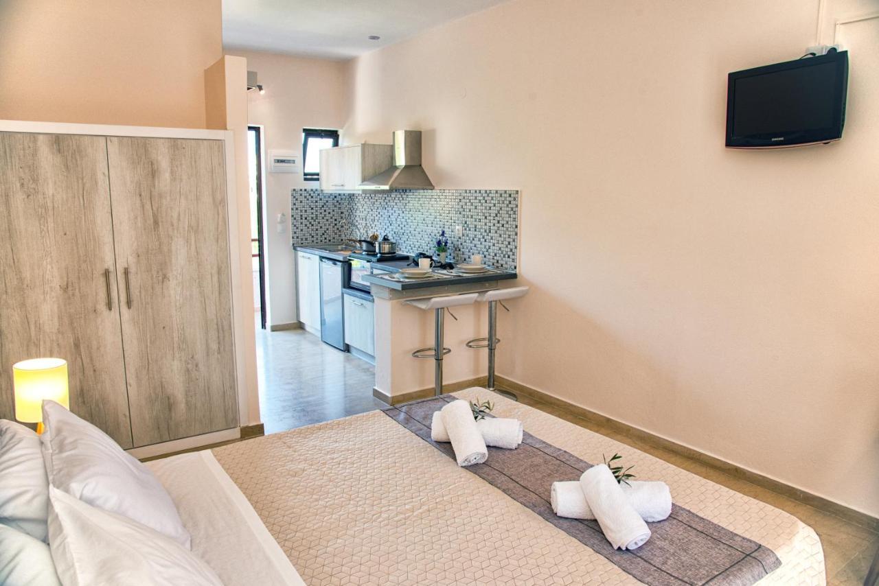 Costas Apartments Mesongi Luaran gambar
