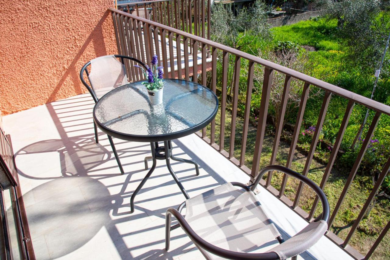 Costas Apartments Mesongi Luaran gambar